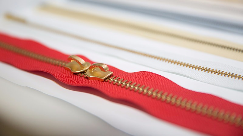 簡析聯(lián)掌箱包拉鏈的組成